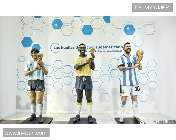 足球明星化身恐怖雕像惊吓球迷引发热议与讨论